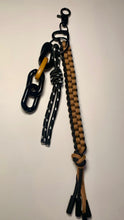 Load image into Gallery viewer, Paracord Keychain