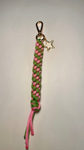 Load image into Gallery viewer, Paracord Keychain