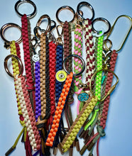 Load image into Gallery viewer, Paracord Keychain

