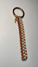 Load image into Gallery viewer, Paracord Keychain
