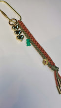 Load image into Gallery viewer, Paracord Keychain

