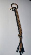 Load image into Gallery viewer, Paracord Keychain
