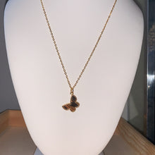 Load image into Gallery viewer, Butterfly Shell Stone Necklace
